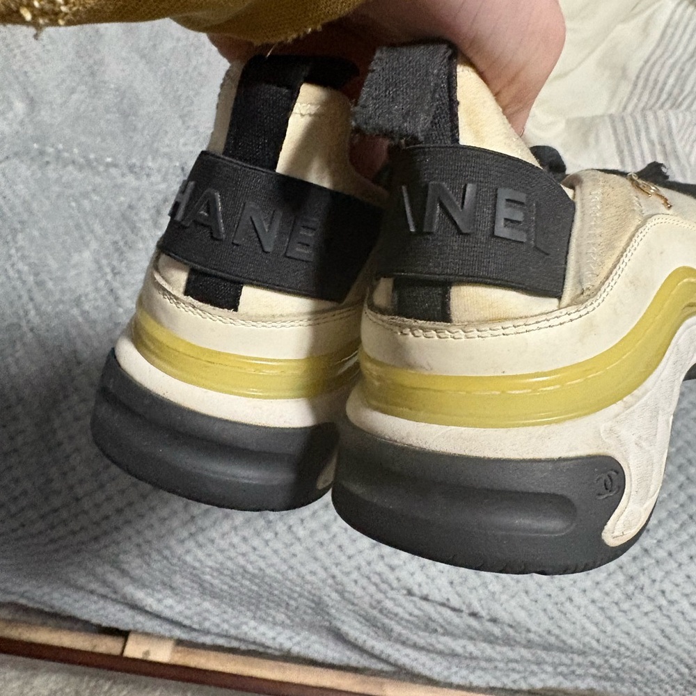 Chanel WhiteBlack Leather & Fabric CC Low Top Sneaker Shoes, 36 - Picture 3 of 10